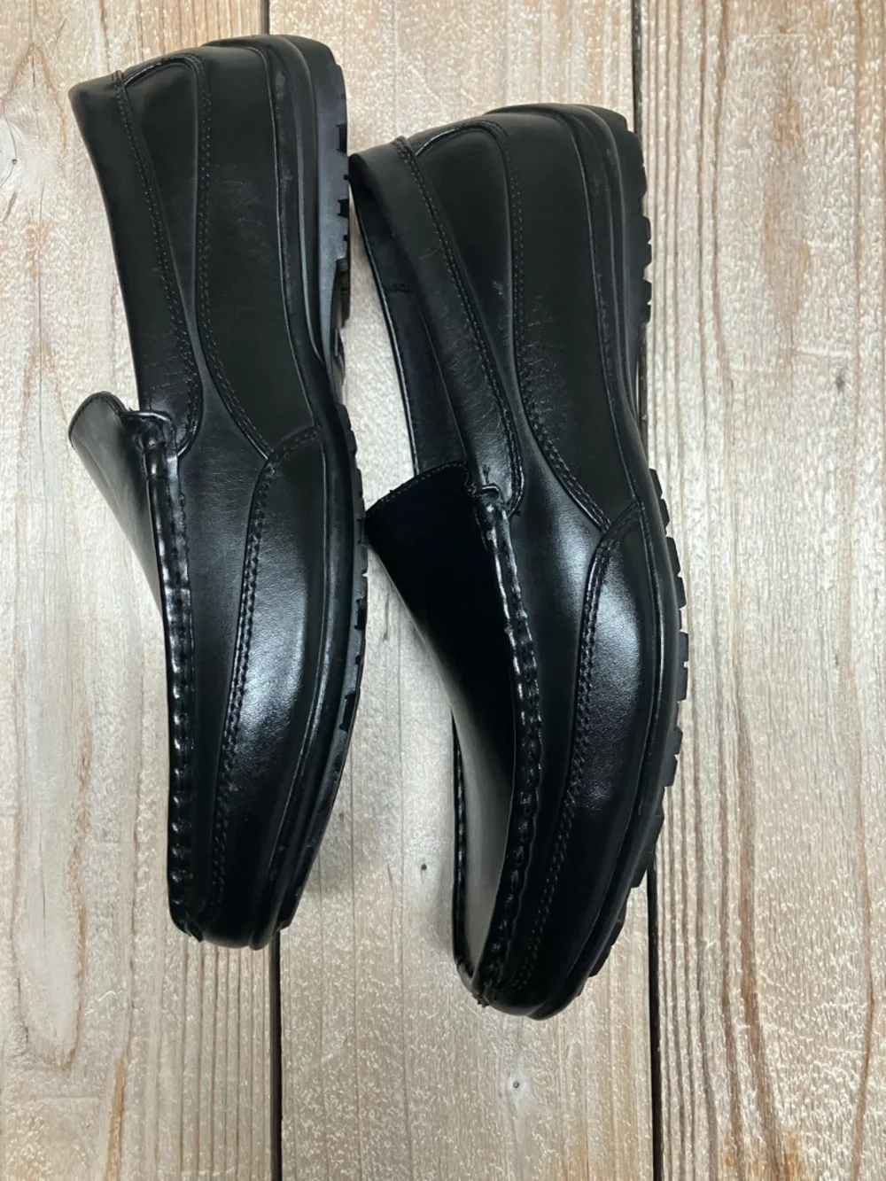 Deer Stags Black Leather Slip-On Loafer